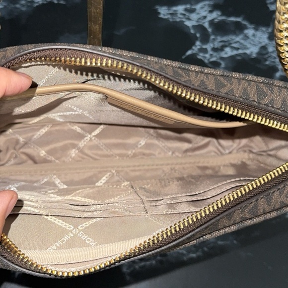 Michael Kors Jet Set Charm East West Camera Crossbody Camel Beige AUTHENTIC - Picture 10 of 10